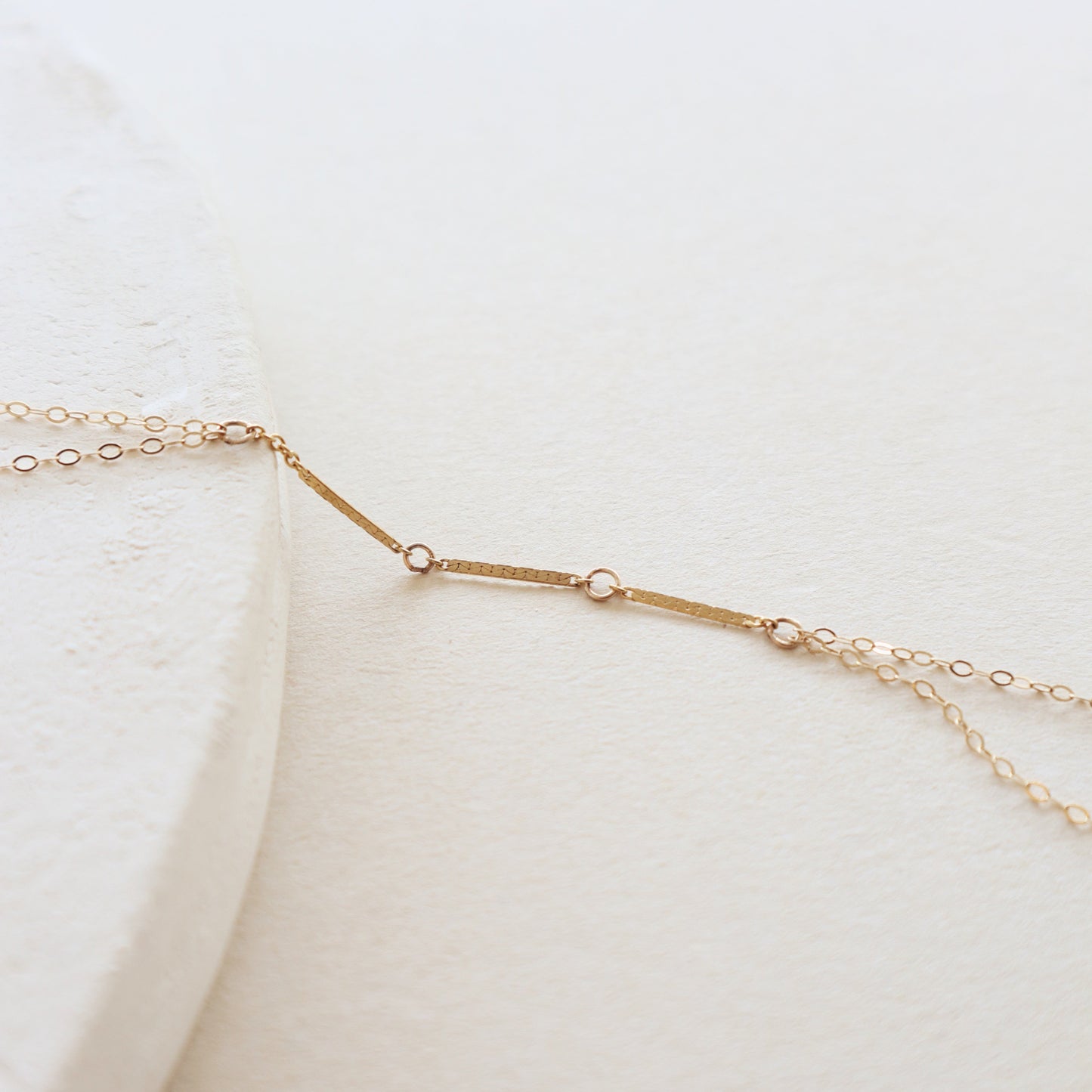 Zeina Hand Chain (3 Blocks)