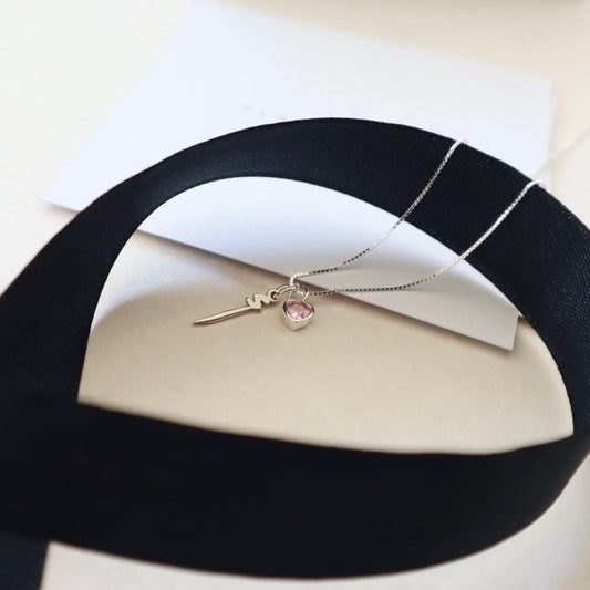 سنسال حرف (أ) مع قلب زهري