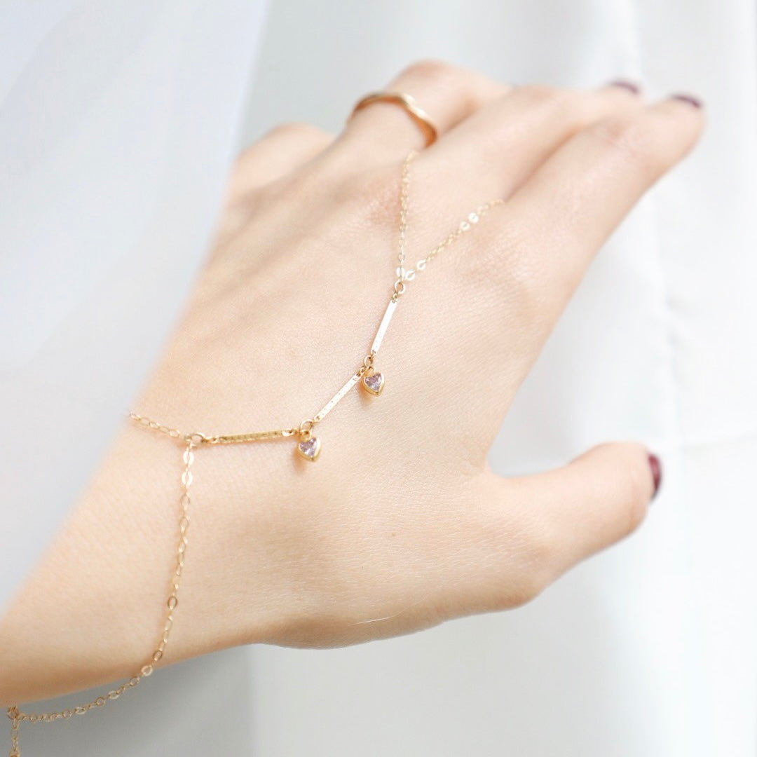 Zeina Gold Hand Chain (3 Blocks) - PeacePiecesJewelry