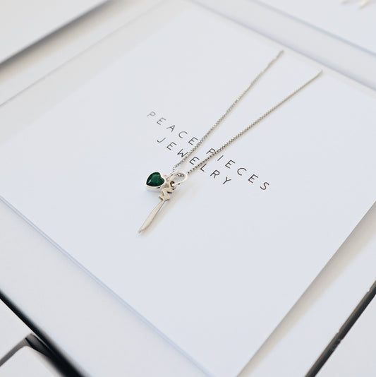 سنسال حرف (أ) مع قلب أخضر