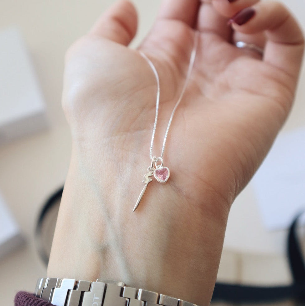 سنسال حرف (أ) مع قلب زهري