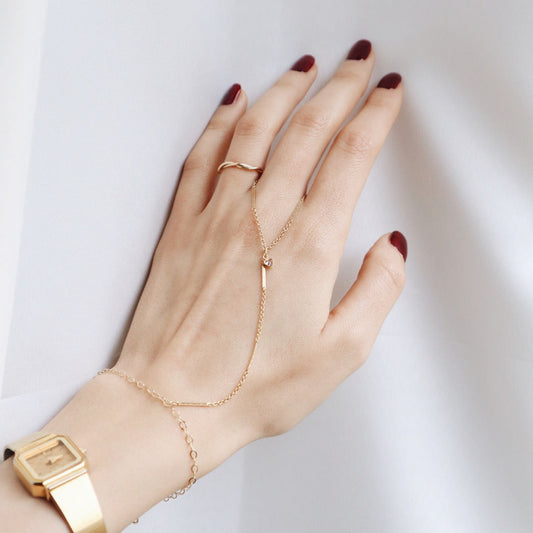 Zeina Gold Hand Chain (Block Chain) - PeacePiecesJewelry